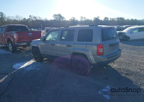 2014 Jeep Patriot Altitude z USA, uszkodzony, nr VIN 1C4NJPBA5ED758367